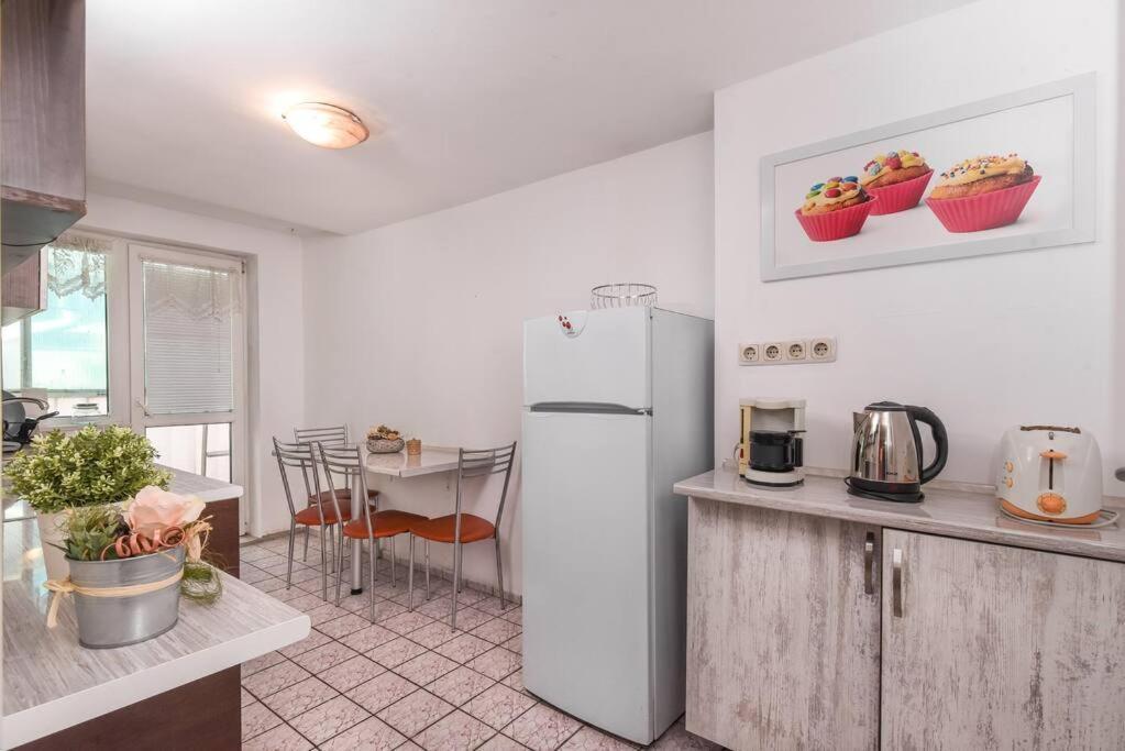 Apartment Spacious And Cozy 3 Bedroom In Downtown