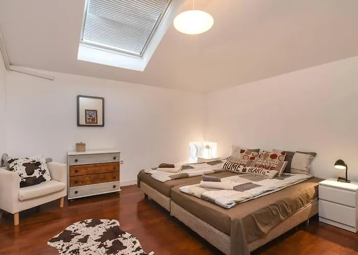 Spacious And Cozy 3 Bedroom Apartment In Downtown Sofia
